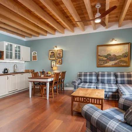 Old House 2 Апартаменты