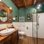 Апартаменти Old House 2 *