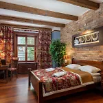 Апартаменти Old House 2 Познань