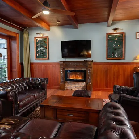 Old House 2 Apartment