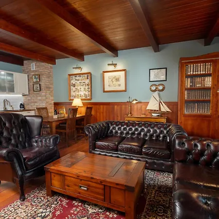 דירה Old House 2 *