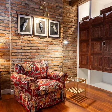 דירה Old House 2