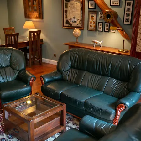 Apartment Old House 2 *